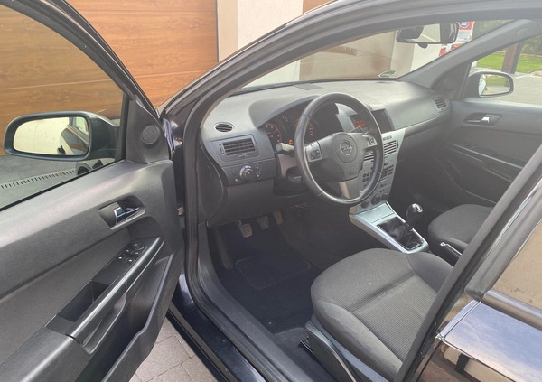 Opel Astra cena 14900 przebieg: 242761, rok produkcji 2009 z Chełmno małe 379
